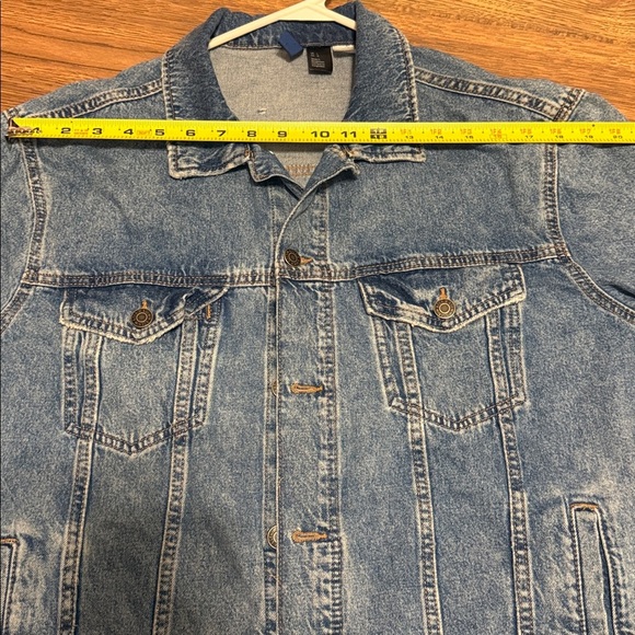 H&M Blue Denim Jacket with Graphic H&M SPONGEBOB BLUE DENIM JACKET - Picture 14 of 15